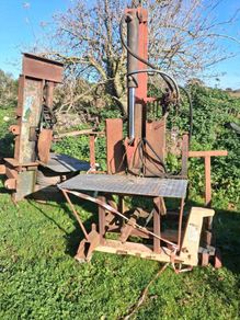 Logsplitter.   For. Tractor