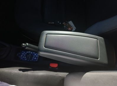 Dacia sandero  central arm rest