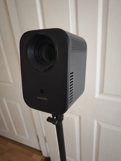 Xiaomi L1 Smart Projector plus stand