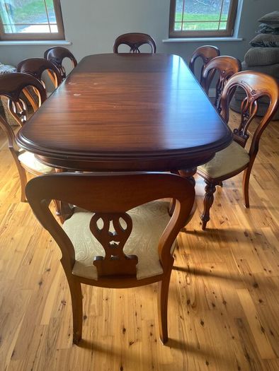Mahogany Dining Table & 8 Chairs