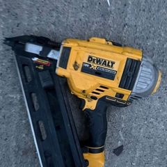 DeWalt DCN692 18V XR Brushless 2-Speed First Fix Framing Nailer