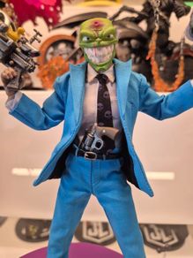 mezco mask 1/12