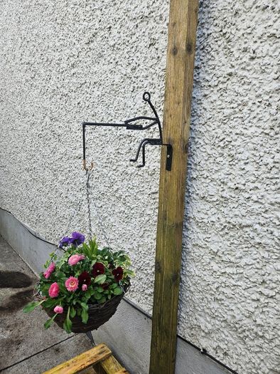Garden hanging basket
