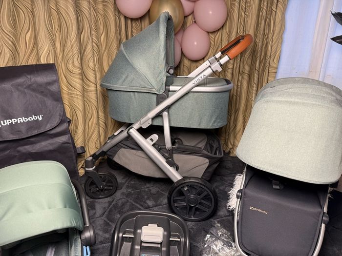 Full travel System Uppababy Vista V2 with car seat and isofix