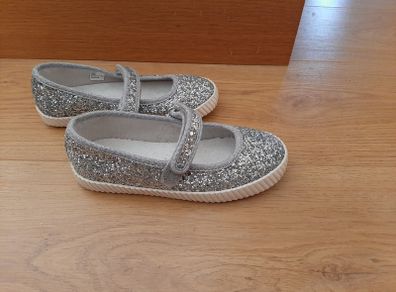 Girls next shoe BNWOT size 10