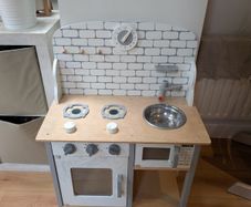 toy kitchen and accessories