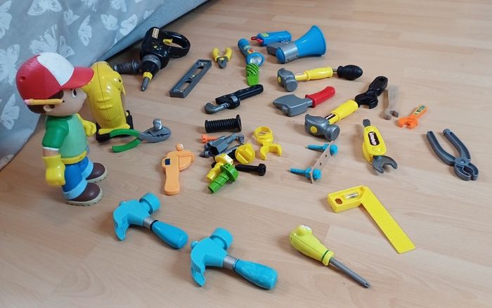 Handy Manny toys and workshop tools bundle