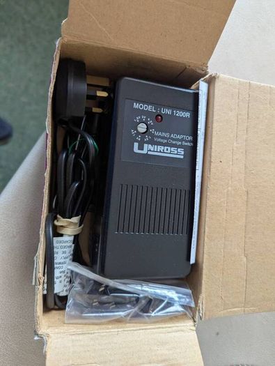 Uniross mains Adaptor