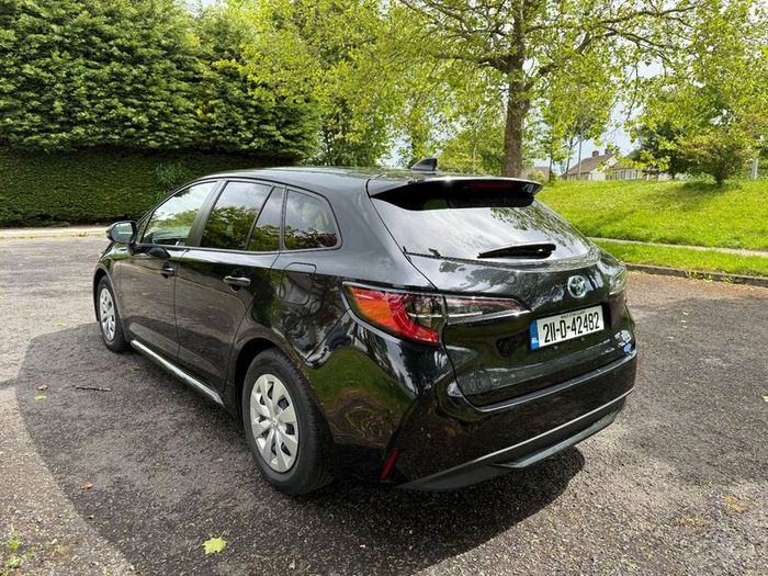 2021 Corolla Touring Hybrid Auto only19900