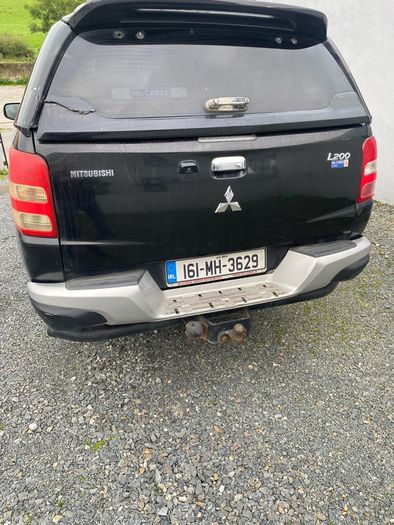 2016 mitsubishi L200