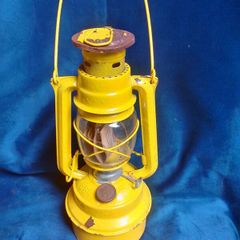 vintage kerosene lantern hurricane