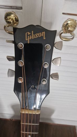 Gibson J50