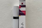 Und gretel lipstick in red shade dahlia
