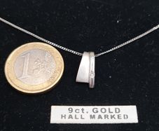 9ct  white gold diamond necklace