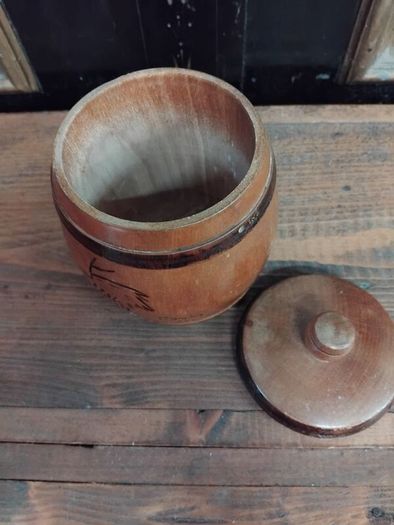 Vintage wood container 8