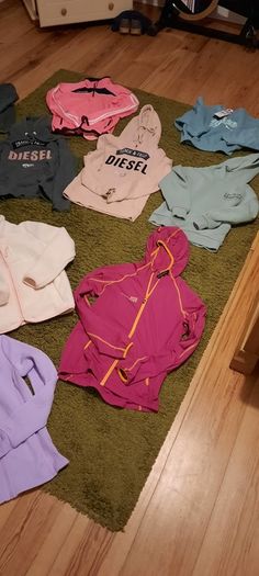 Hoodies and sweatshirts