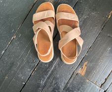 Size 40 Oletti blush pink soft leather sandals