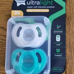 Tommee Tippee Ultra-light Soothers 18-36m