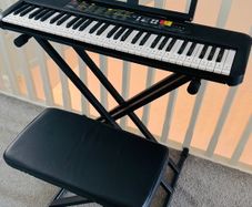 Yamaha PSR-F52 digital keyboard, stand and stool - all in one bundle - near new!
