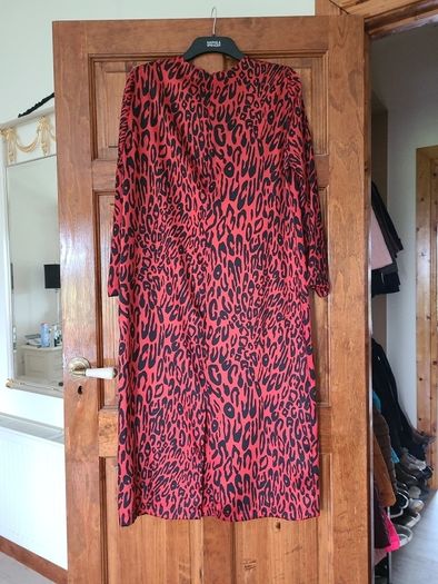 Ladies Red and Black ZARA Dress Size L NEW