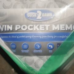 4ft6 Double Twin Pocket Memory Mattress - new/packaged