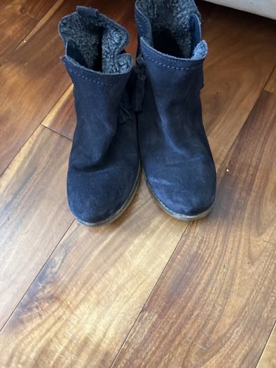 Girls boots