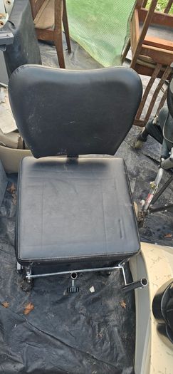 Pedicure chair x 2 therapist seats x 2  chair tables x 2