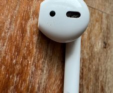 apple airpod 1st gen - right bud only
