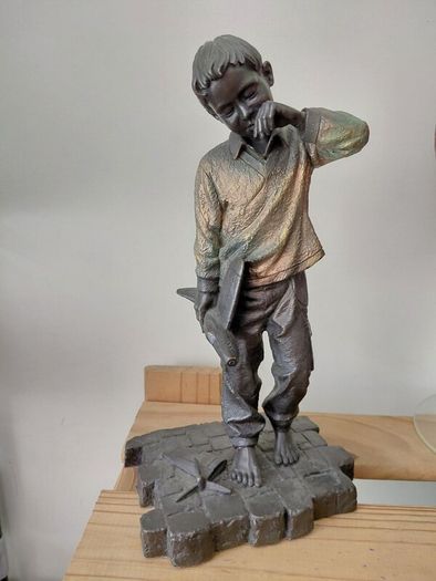 genesis figurine