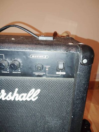 marshall 60w bass amplifier