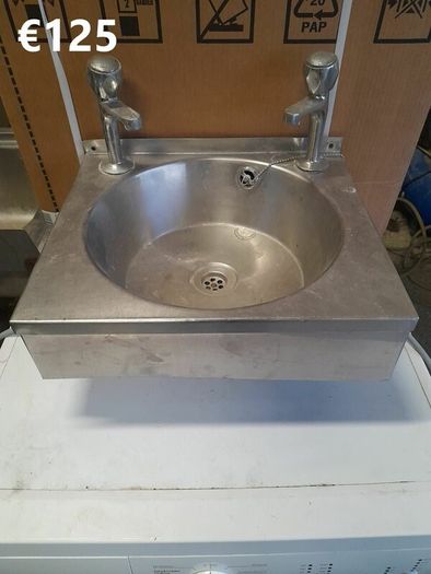 Commercial kitchen sinks