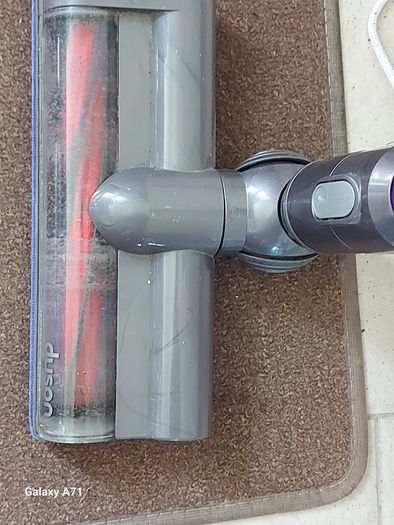 DYSON V6 Animal, with charger and Accesorie, in excellent condition
