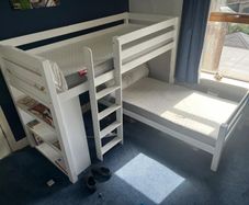 Moritz L bunk and play beds