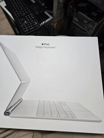 iPad Magic Keyboard (iPad not included) (2021) - QWERTY - English (US) - iPad Pro 12.9" 3rd gen / iPad Pro 12.9" 4th gen / iPad Pro 12.9" 5th gen