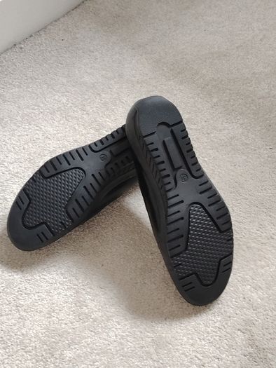 Slip-on Comfort Shoe - Size #4 narrow fitting