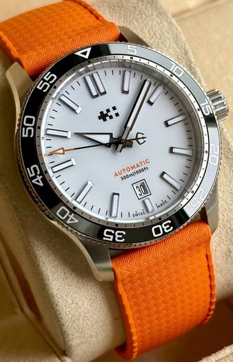 Christopher Ward C60 Trident Pro 300 42mm