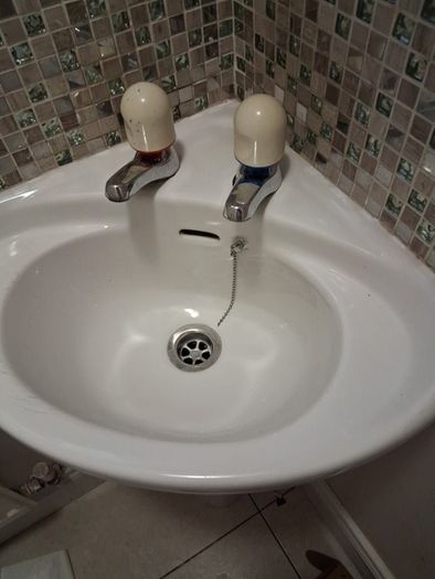 Corner sink and taps