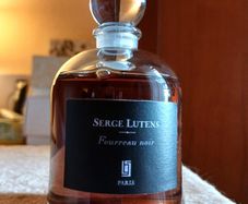 Serge Lutens Fourreau Noir, discontinued