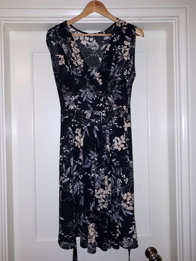 Beautiful Flowery Dress Size 10 by Wallis