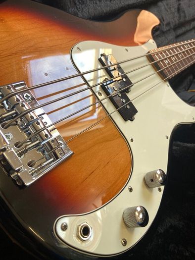 Fender P Bass guitar Partscaster + Case