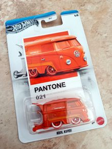 Hot Wheels 2025 Volkswagen Kool Kombi Pantone 021 Silver Series 4/6 JKY47