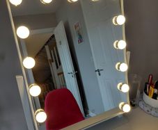 Vanity mirror