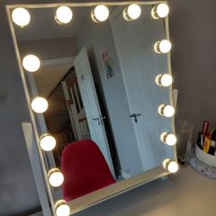 Vanity mirror