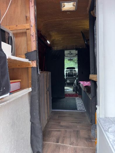 camper van for Sale Has solar panel roof vent Sink gas cooker 12 V microwave