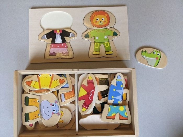 Animal dress up puzzle