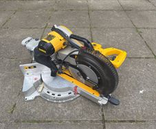 Dewalt mitre saw 305 mm