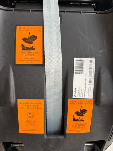 Cybex Cloud Z iSize Car Seat + Isofix Base + Rain Cover