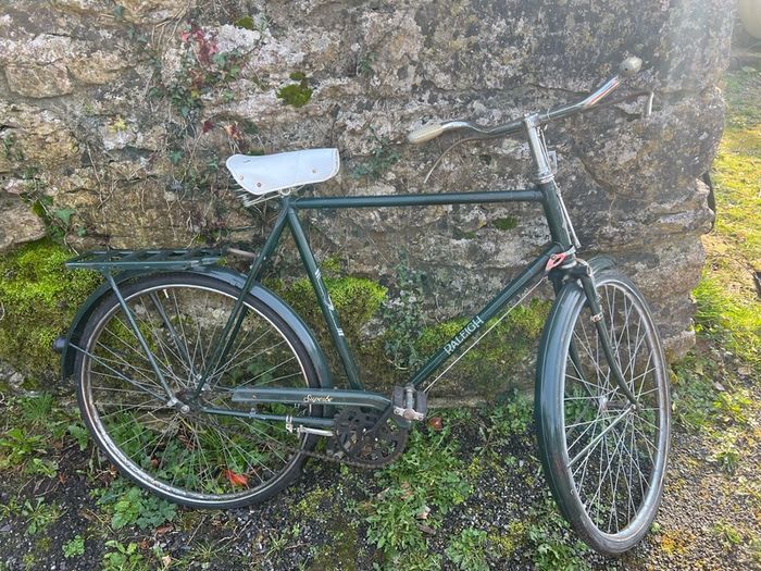 Vintage Raleigh All Steel Superbe Men's Bicycle 23 Inch Frame
