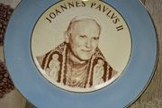 Collectors Plate Pope John Paul II commemorating his visit to Ireland in 1979, no chips or cracks, Postal Available or Collection