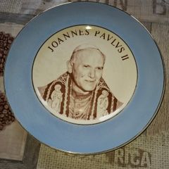 Collectors Plate Pope John Paul II commemorating his visit to Ireland in 1979, no chips or cracks, Postal Available or Collection